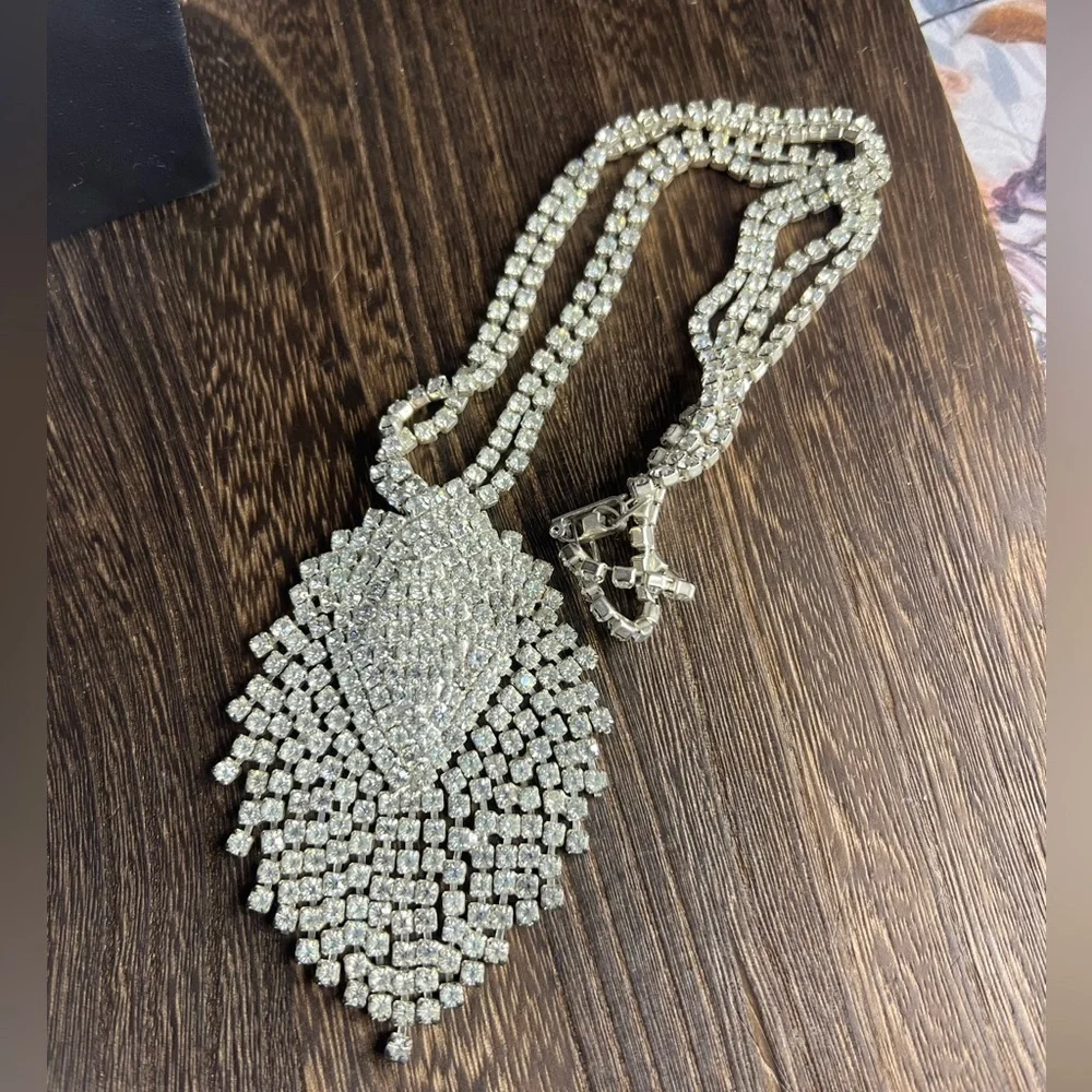 Vintage Silver Tone Fringe Rhinestone Necklace B1